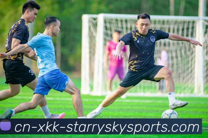 火箭队现在的球员阵容主要由哪些年轻球员构成